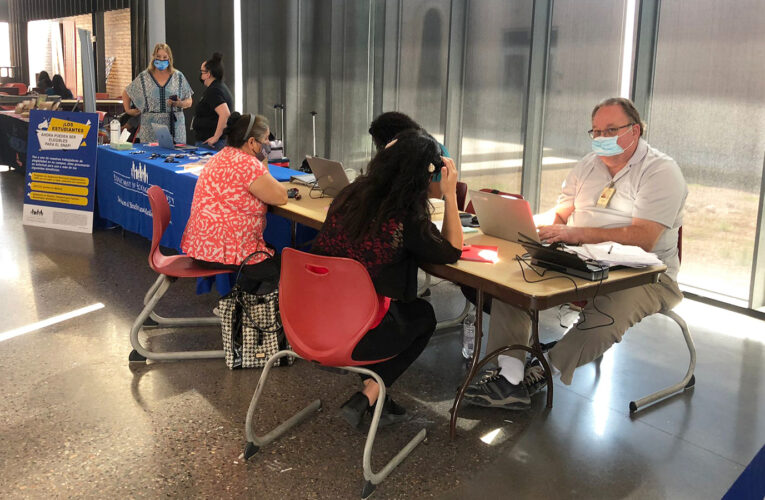 Department of Economic Security visits Mesa Community College to help students in need