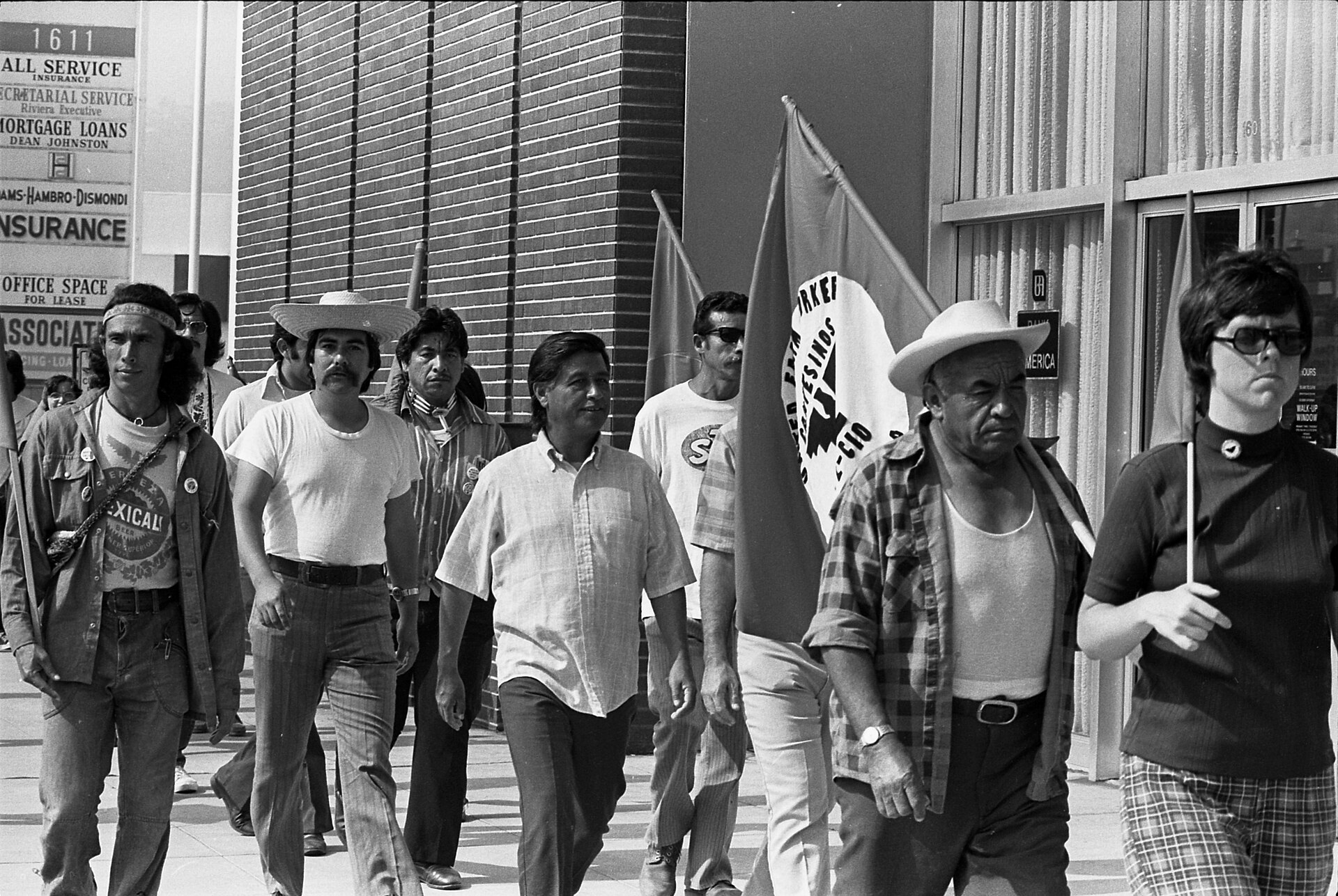 Cesar Chavez (center) on march from Mexican border to Sacramento with United Farm Workers members in Redondo Beach, California. (Photo: John Malmin/Los Angeles Times)